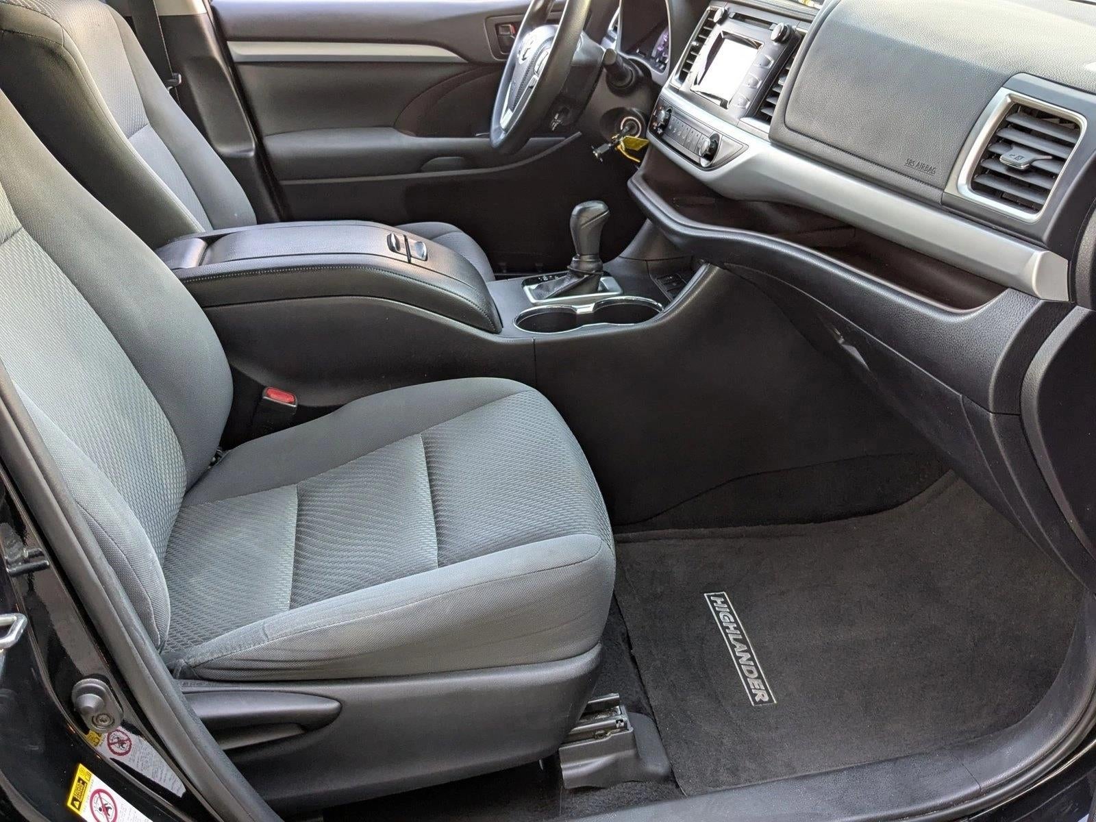 2019 Toyota Highlander LE