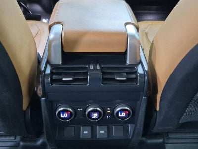 2023 Land Rover Defender 130 SE