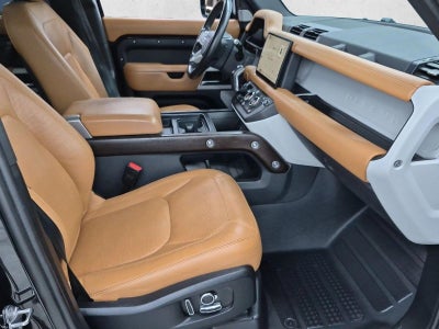 2023 Land Rover Defender 130 SE