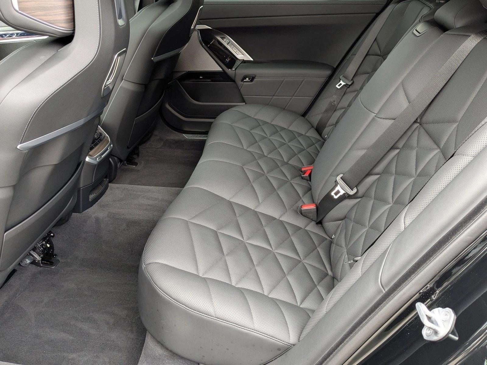 2024 BMW 7 Series 740i