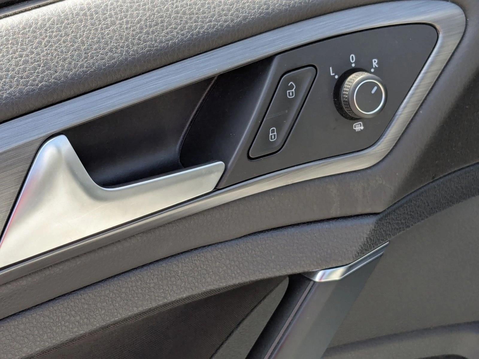 2019 Volkswagen e-Golf Base