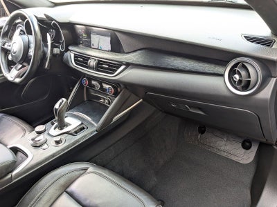 2023 Alfa Romeo Stelvio Base