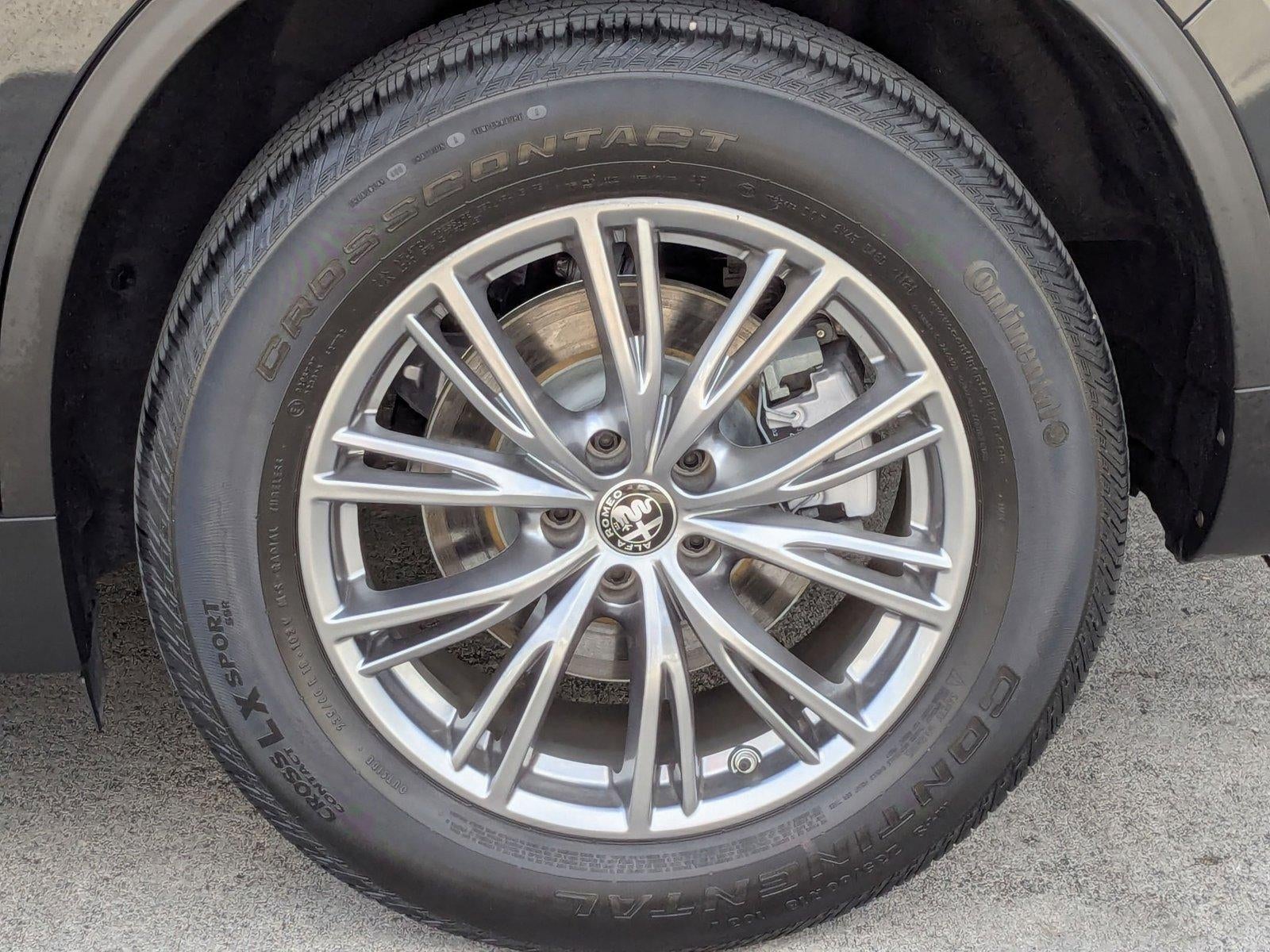 2023 Alfa Romeo Stelvio Base