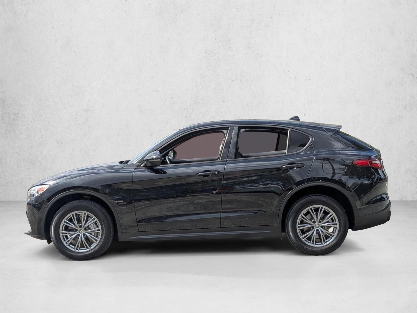 2023 Alfa Romeo Stelvio Base