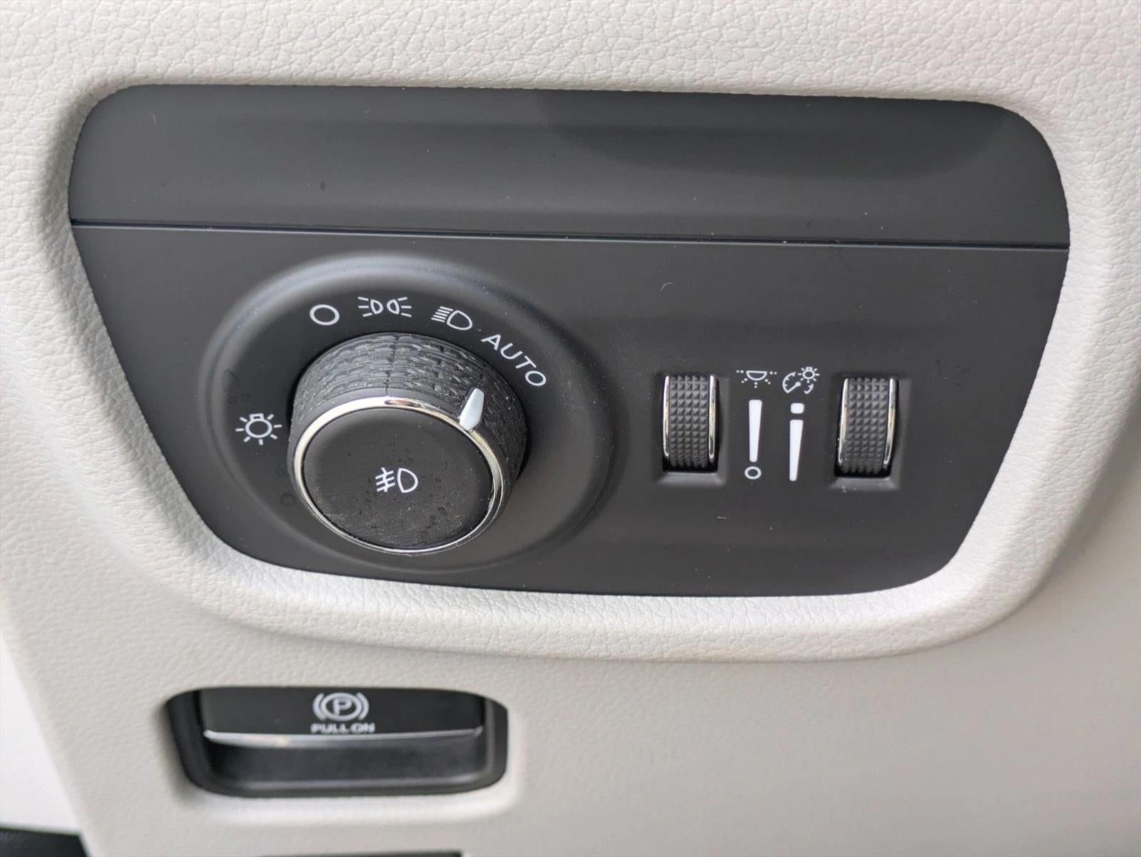 2022 Jeep Grand Cherokee Summit