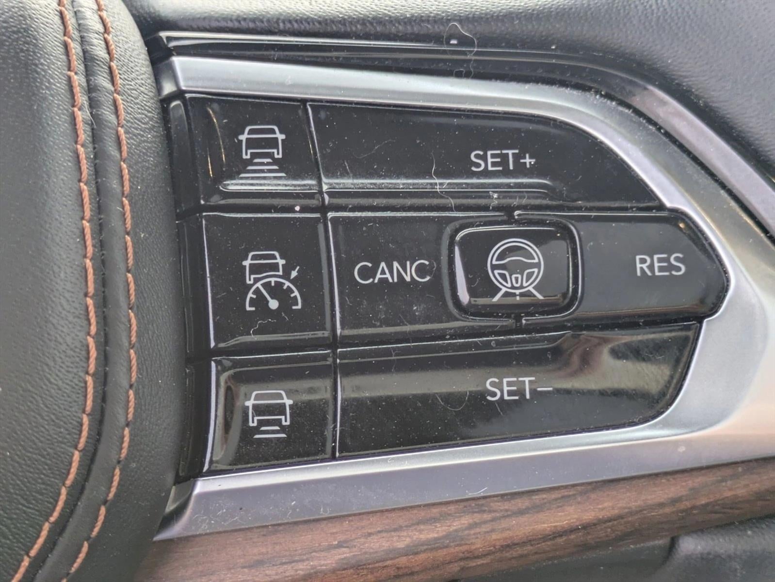 2022 Jeep Grand Cherokee Summit