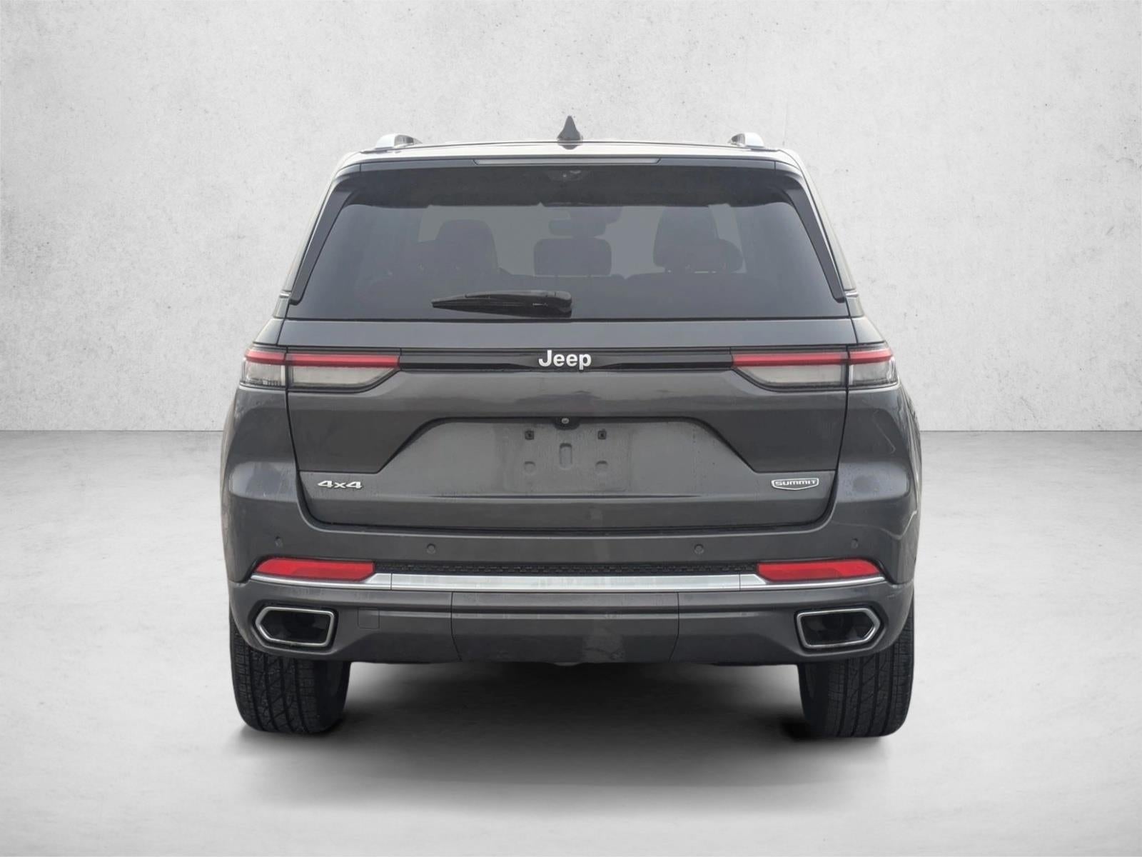 2022 Jeep Grand Cherokee Summit