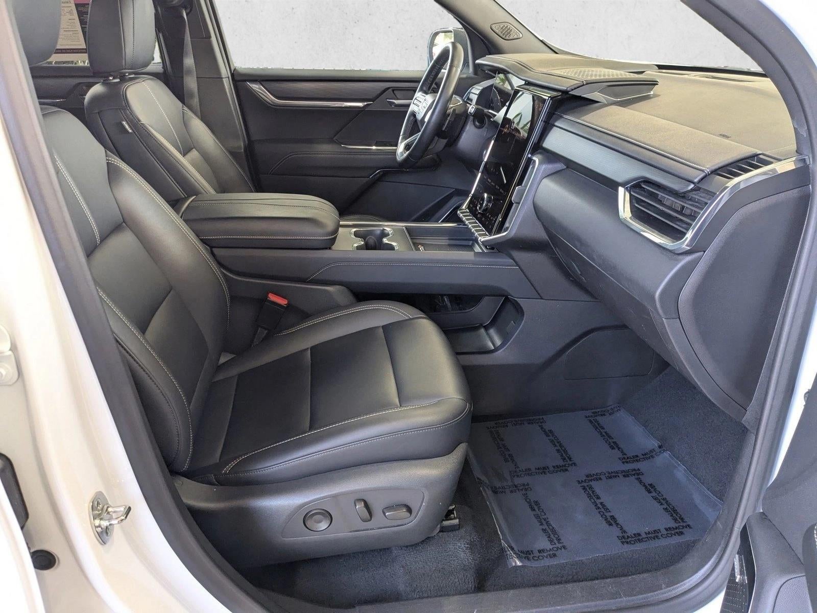 2024 GMC Acadia Elevation