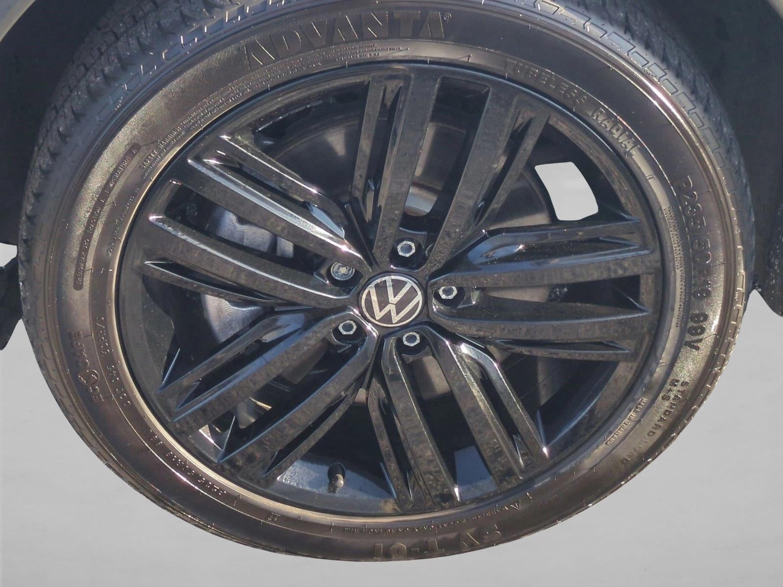 2022 Volkswagen Tiguan SE R-Line Black