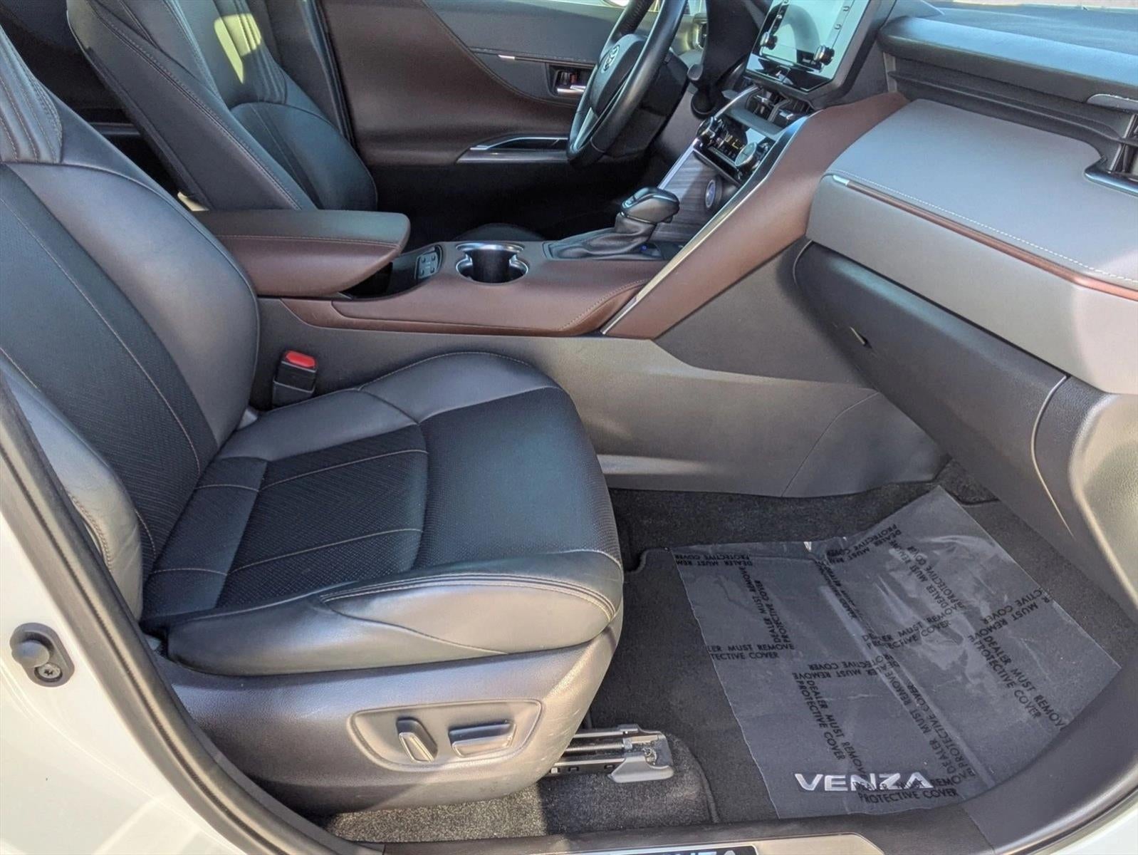 2021 Toyota Venza LE