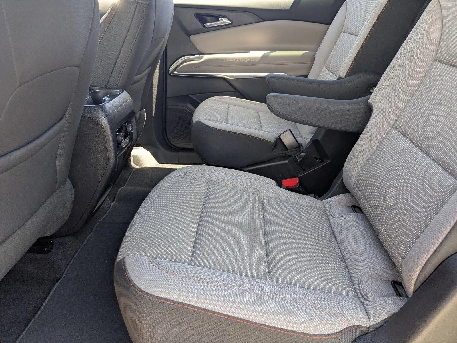 2024 Chevrolet Traverse LT