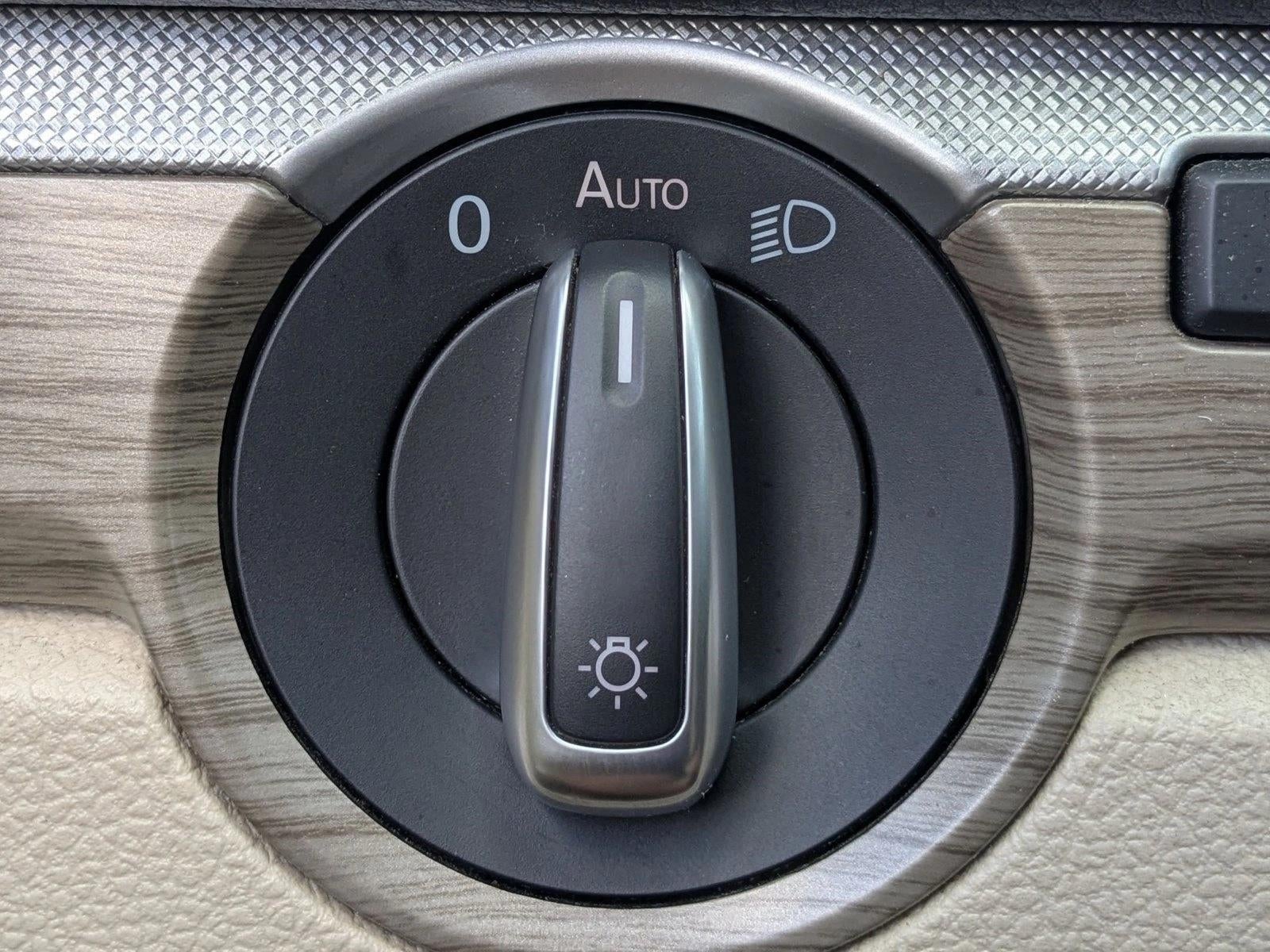 2016 Volkswagen Passat 1.8T SE