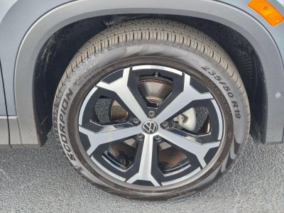 2025 Volkswagen Tiguan 2.0T SE