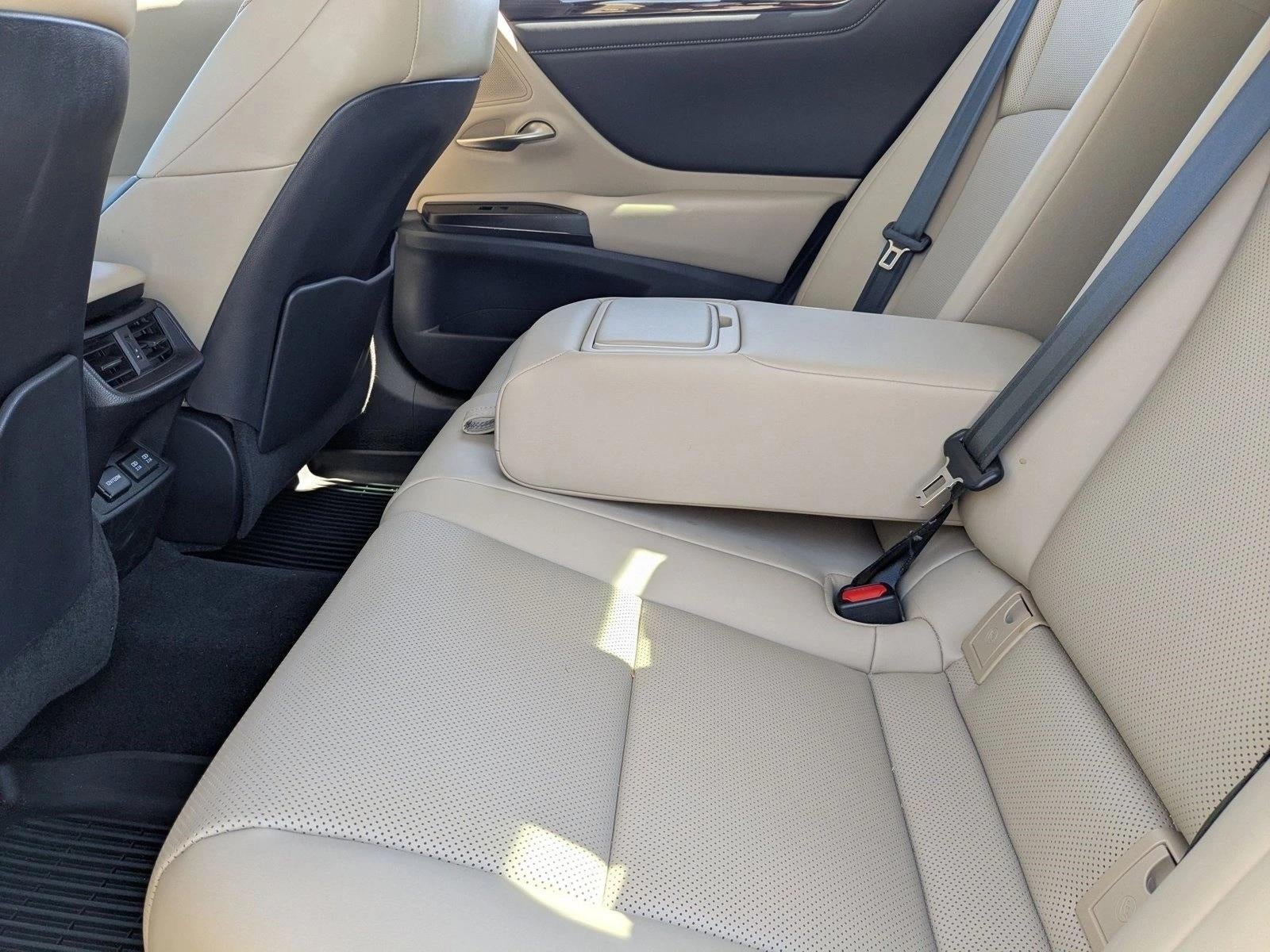 2019 Lexus ES 