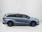 2022 Toyota Sienna LE