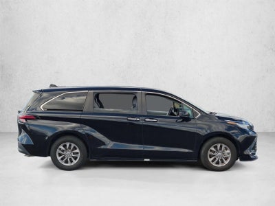 2022 Toyota Sienna XLE
