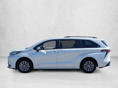 2021 Toyota Sienna XLE