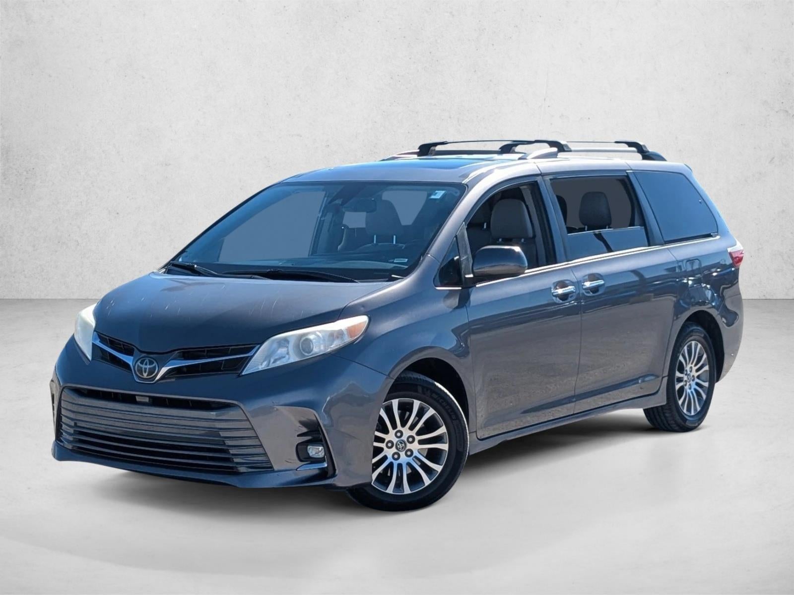 2020 Toyota Sienna XLE Auto Access Seat