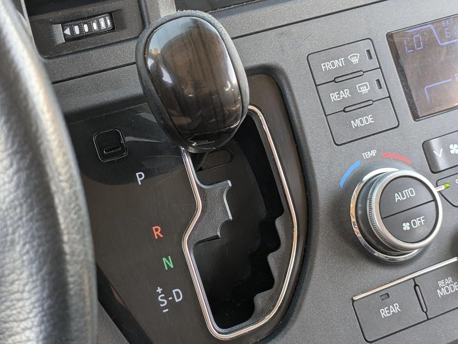 2020 Toyota Sienna XLE Auto Access Seat