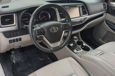 2016 Toyota Highlander LE Plus V6