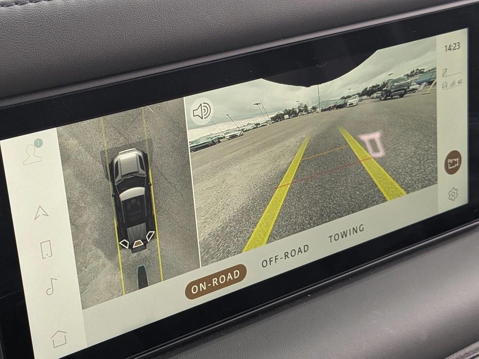 2023 Land Rover Defender X-Dynamic SE