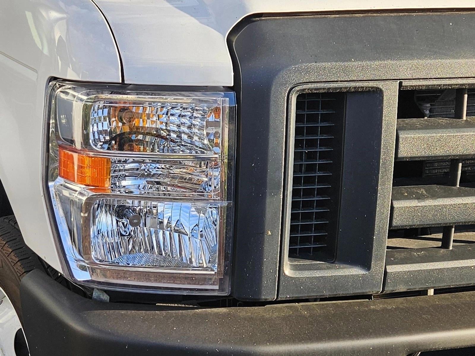 2024 Ford E-Series Cutaway Base