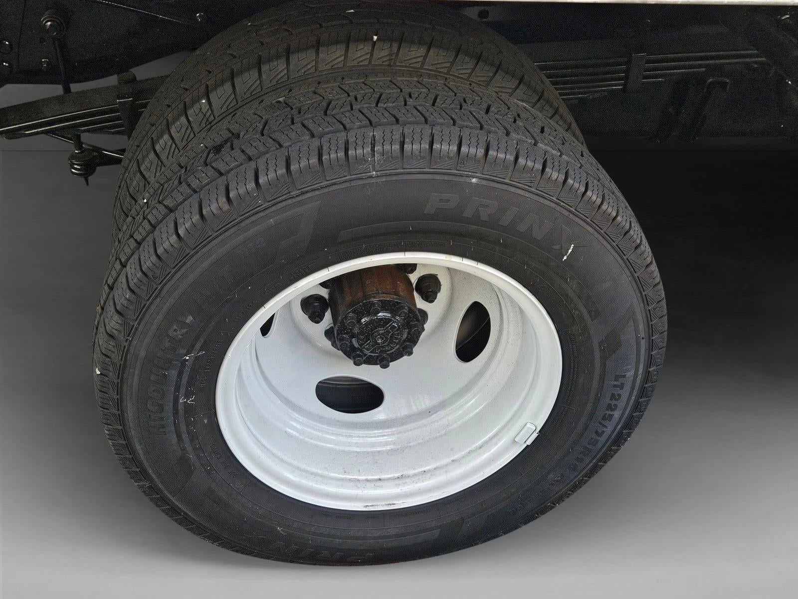 2024 Ford E-Series Cutaway Base