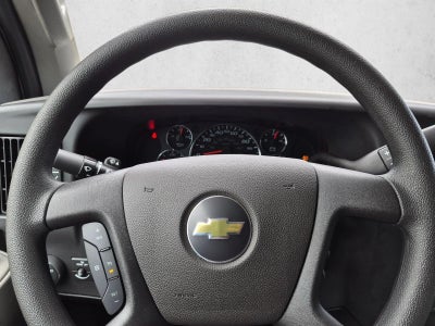 2025 Chevrolet Express Passenger 1LT