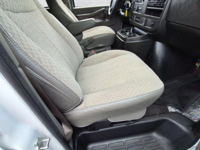 2024 Chevrolet Express Passenger 3500 1LT