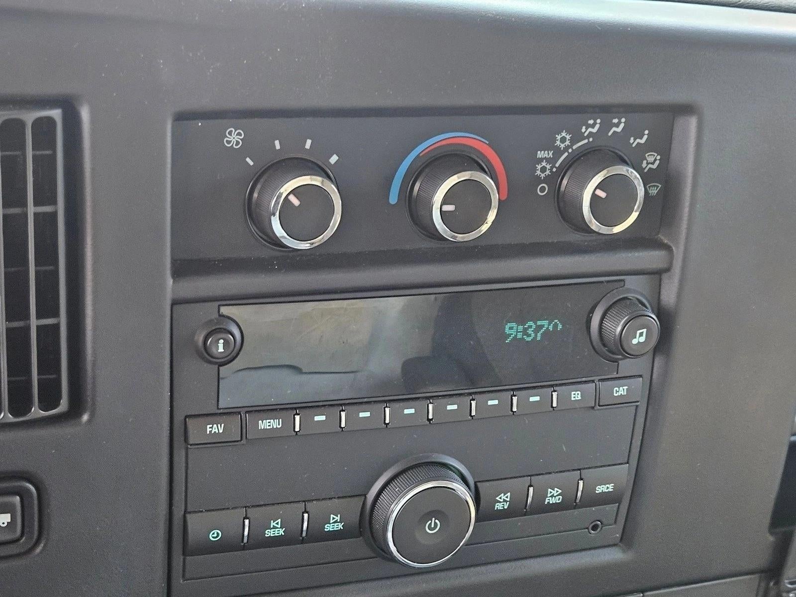 2015 Chevrolet Express Cutaway 3500 Base