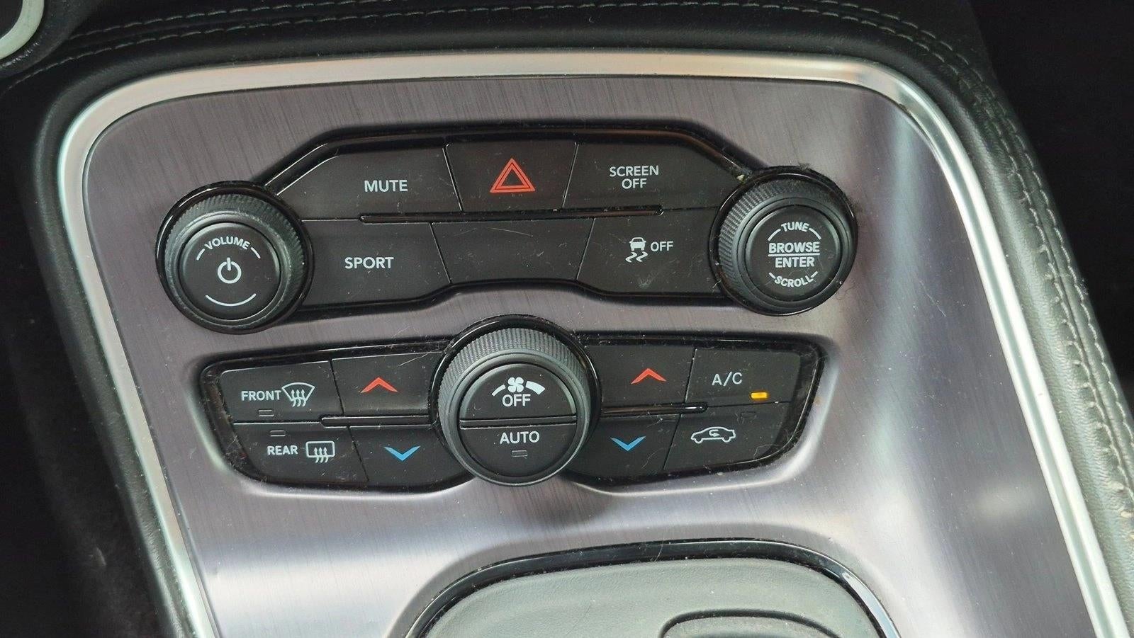 2017 Dodge Challenger SXT