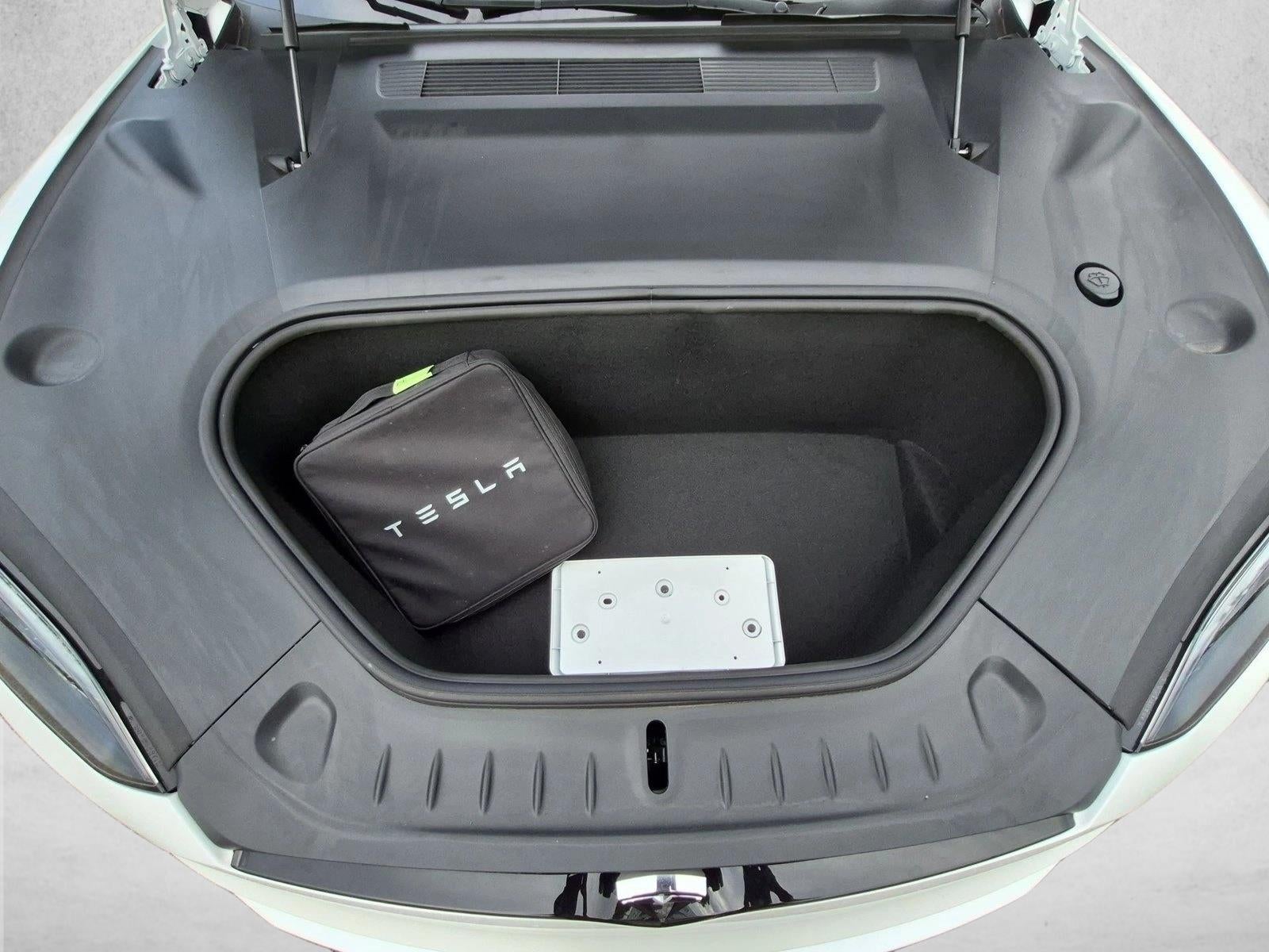 2022 Tesla Model S Base