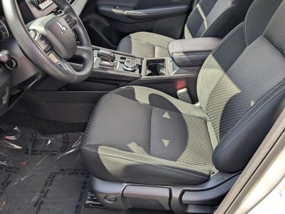 2024 Mitsubishi Outlander ES