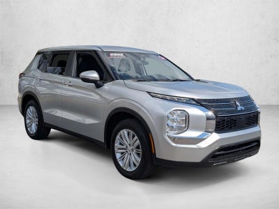 2024 Mitsubishi Outlander ES