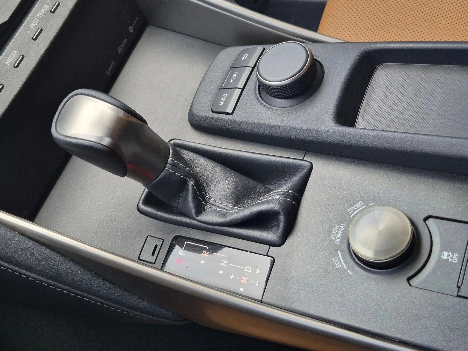2020 Lexus IS 
