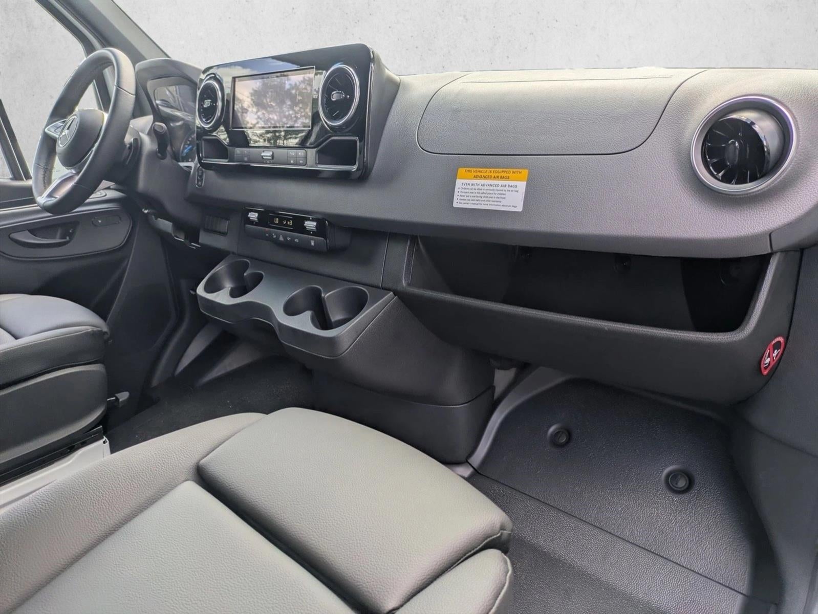2024 Mercedes-Benz eSprinter Cargo Van Base