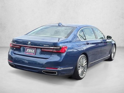 2022 BMW 740 i