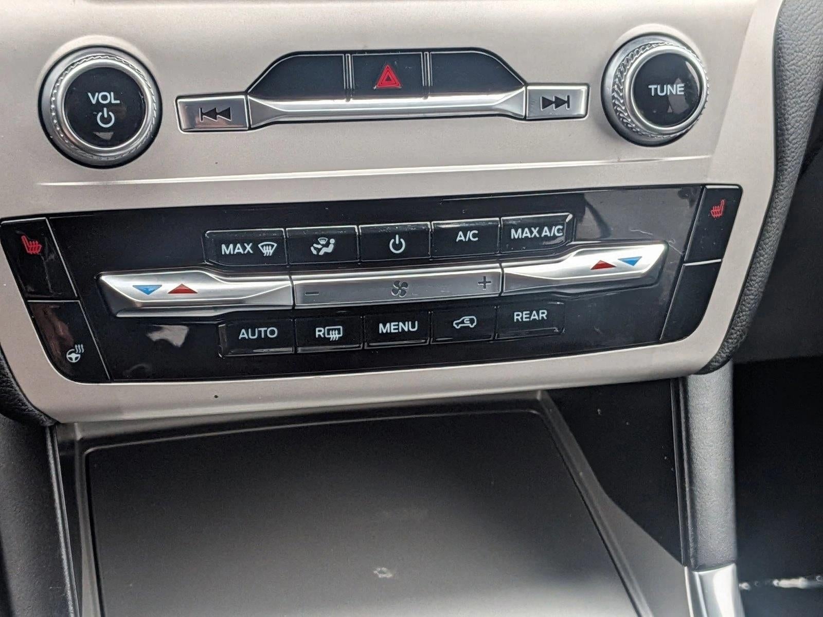 2023 Ford Explorer XLT 4WD