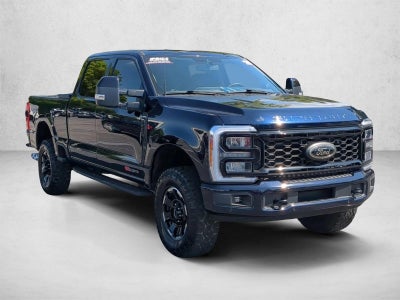 2025 Ford Super Duty F-250 SRW LARIAT 4WD Crew Cab 6.75' Box