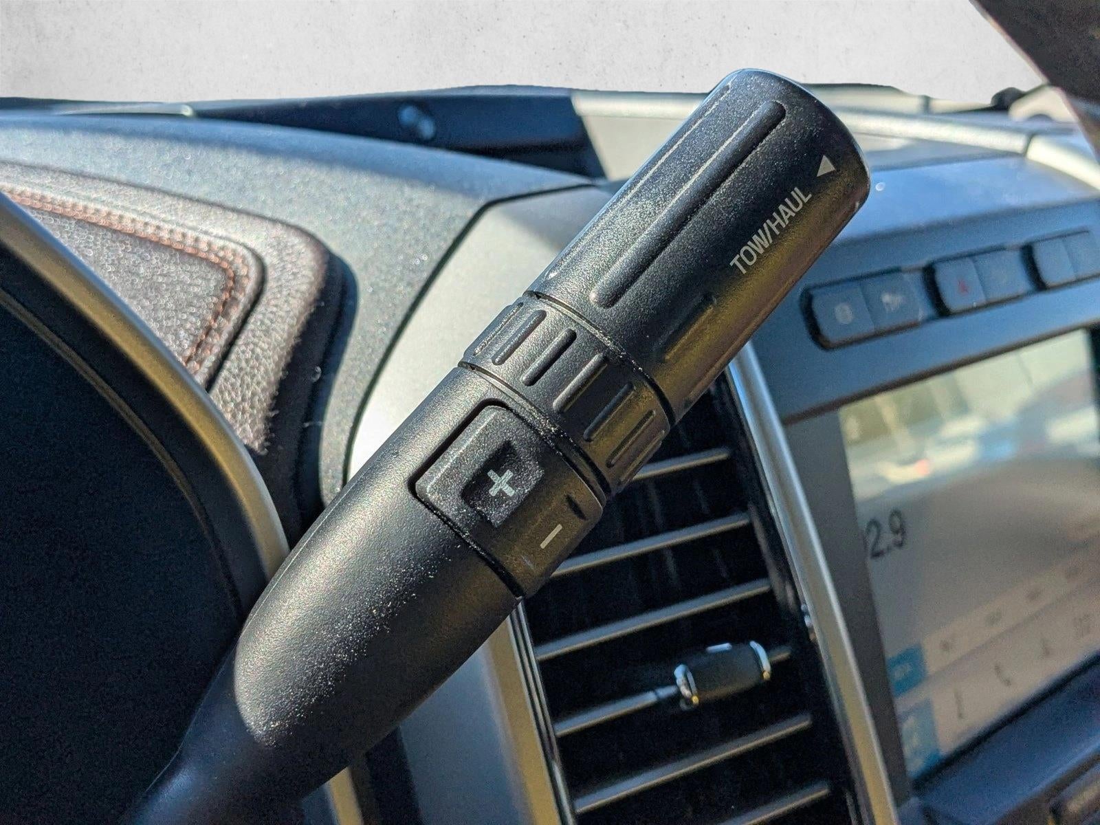 2019 Ford Super Duty F-350 DRW King Ranch 4WD Crew Cab 8' Box