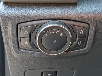 2022 Ford Super Duty F-350 DRW LARIAT 4WD Crew Cab 8' Box