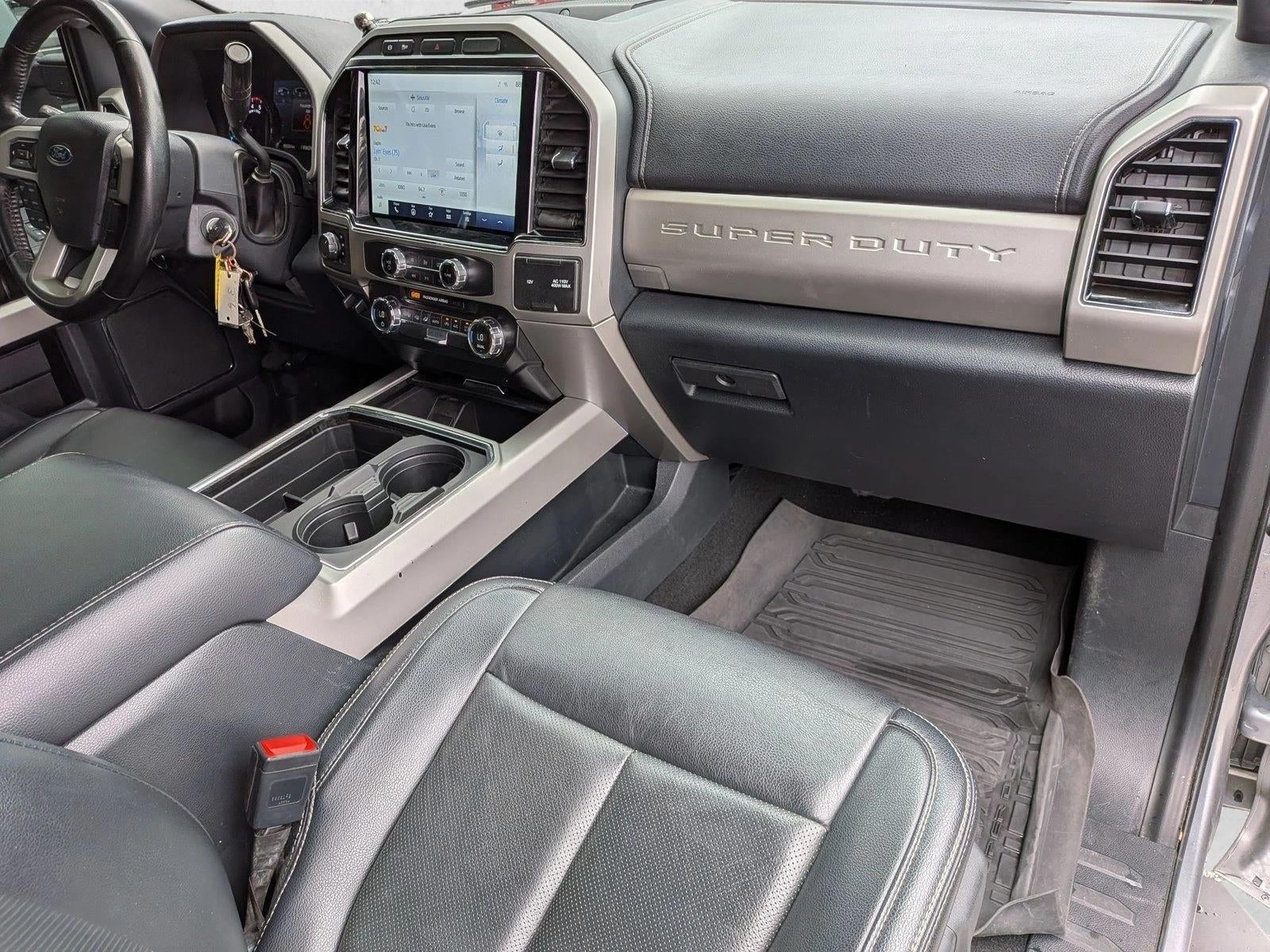 2022 Ford Super Duty F-350 DRW LARIAT 4WD Crew Cab 8' Box