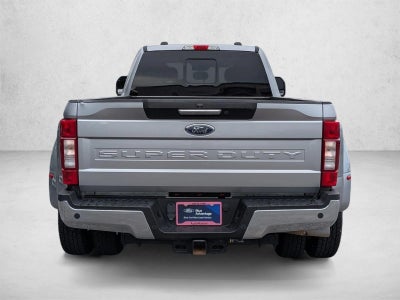 2022 Ford Super Duty F-350 DRW LARIAT 4WD Crew Cab 8' Box