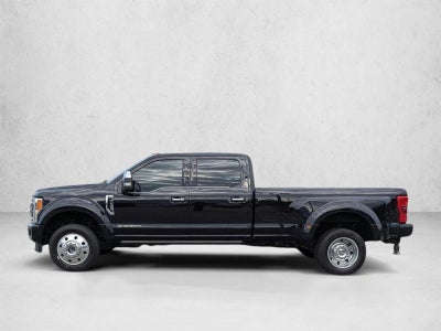 2019 Ford Super Duty F-450 DRW Platinum 4WD Crew Cab 8' Box