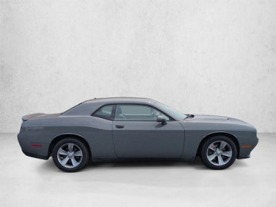 2019 Dodge Challenger SXT RWD