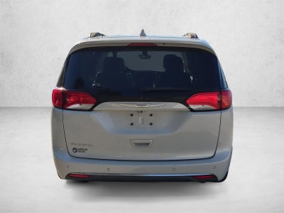 2017 Chrysler Pacifica Touring-L FWD
