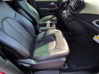 2026 Chrysler Voyager LX FWD