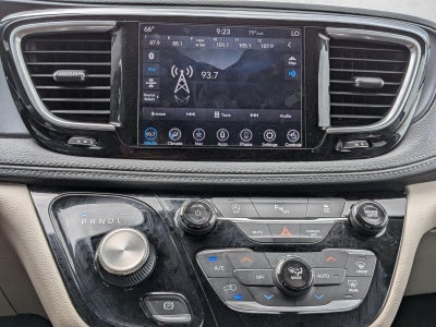 2020 Chrysler Pacifica Limited FWD