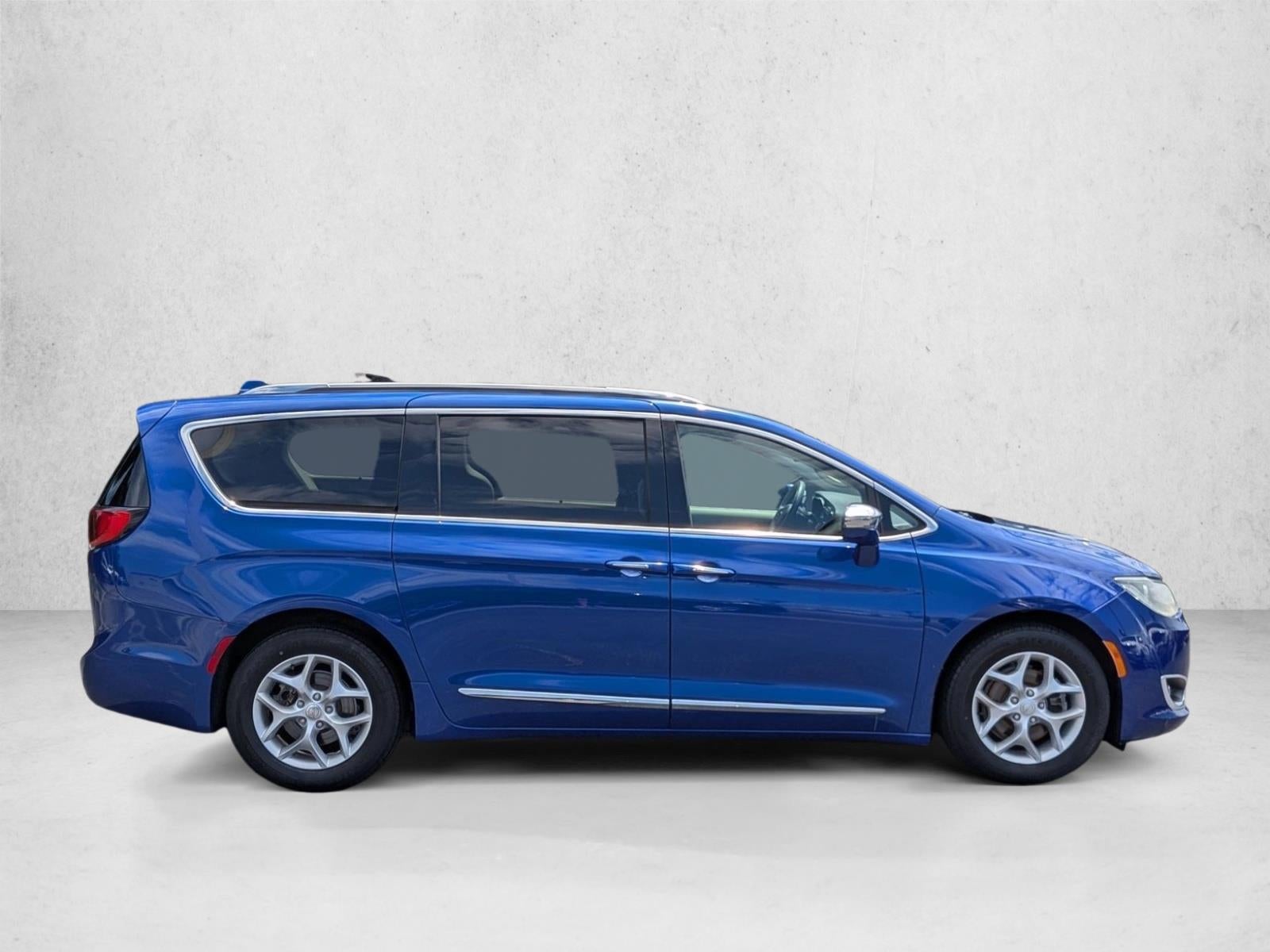 2020 Chrysler Pacifica Limited FWD