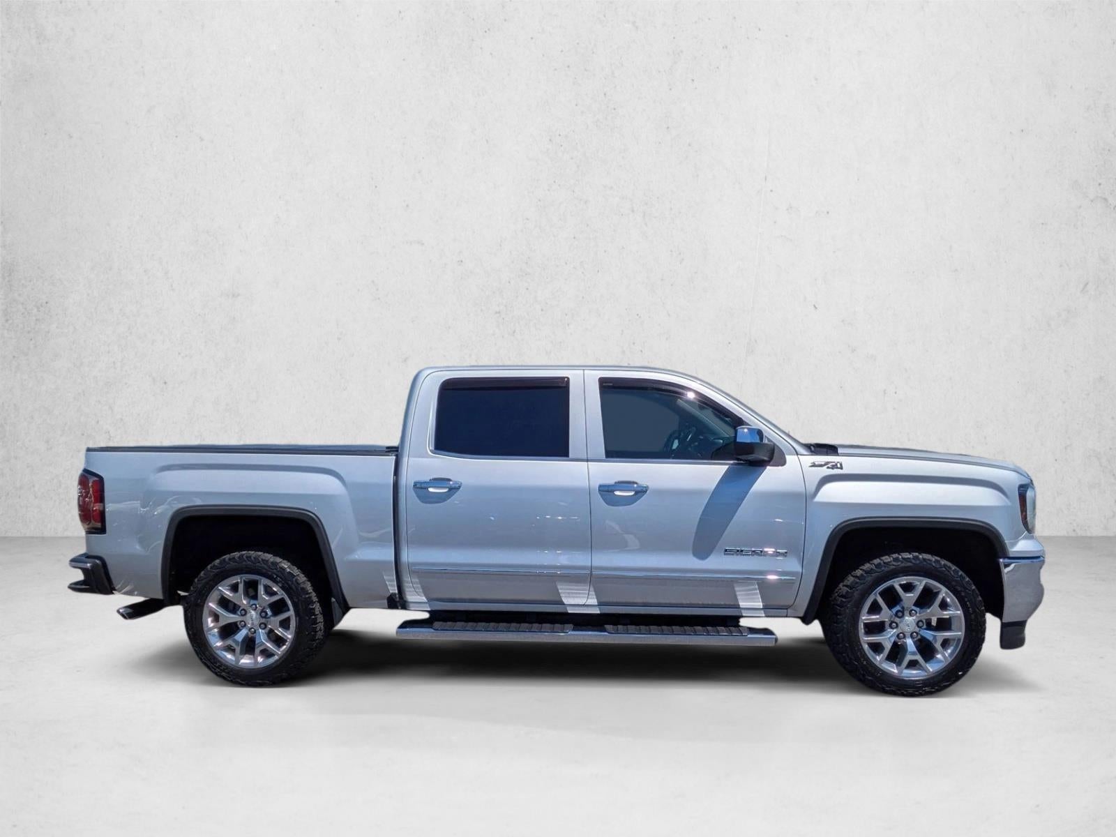 2017 GMC Sierra 1500 Crew Cab Short Box 4-Wheel Drive SLT